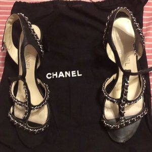 Chanel chain heels👠❤️👠
